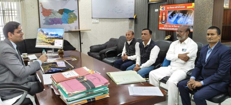निर्वाचन आयोग के निर्देश करें पालन : डीएम