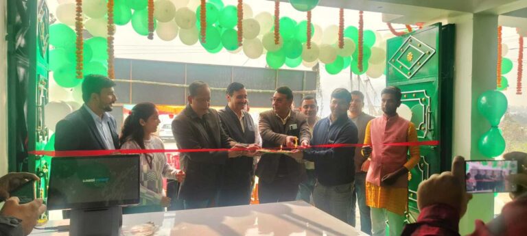 सिधवलिया में किसानों के लिए आधुनिक कृषि सुविधा केंद्र का हुआ उद्घाटन