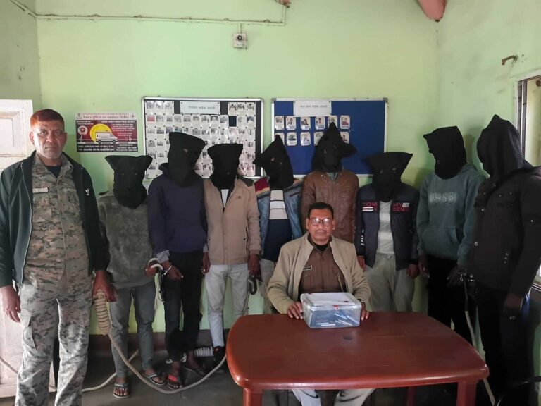 Deoghar News : कृषि योजनाओं का लाभ दिलाने का देते थे झांसा, आठ साइबर आरोपित गिरफ्तार