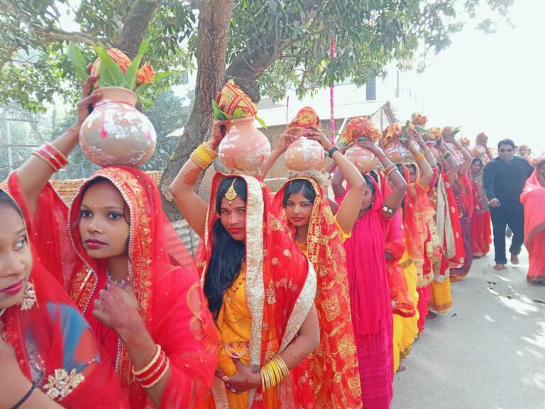 दुर्गा मंदिर की स्थापना को लेकर निकाली गयी कलश यात्रा