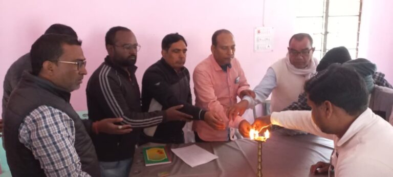 बैठक में फसल, बीज व खाद उपलब्ध कराने पर हुई चर्चा