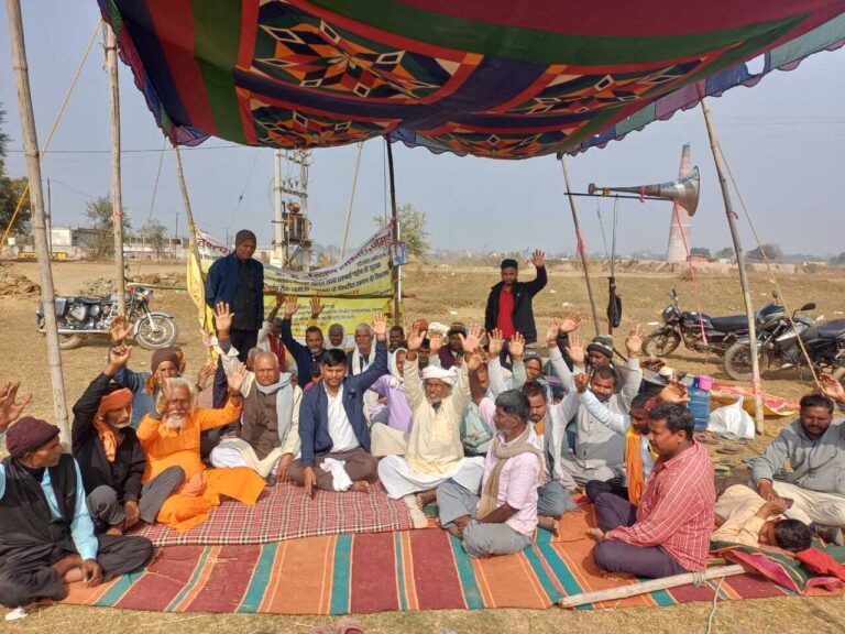 किसानों का अनिश्चितकालीन धरना 12वें दिन भी जारी