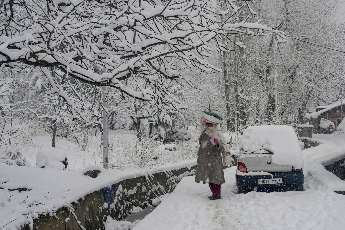 heavy-snowfall-Srinagar
