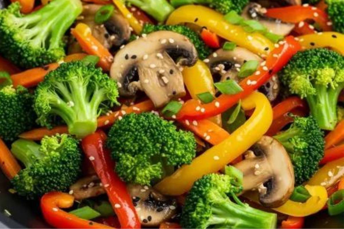 Broccoli Stir Fry Recipe: 10 मिनट में बनाएं हेल्दी और टेस्टी ब्रोकली स्टर फ्राई - Weight Loss डाइट के लिए परफेक्ट 1 Broccoli Stir Fry Recipe: नोट करें ब्रोकली स्टर फ्राई बनाने की आसान रेसिपी