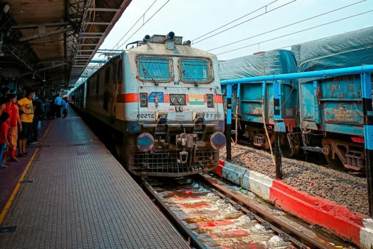 Bihar Train News: खगड़िया रूट पर ये ट्रेनें बदले हुए रास्ते से चलेंगी, अगले 4 दिनों तक ऐसा ही रहेगा हाल