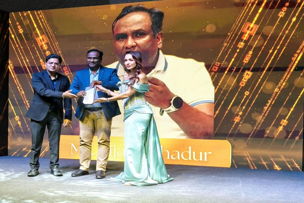 Brilliance Award 2026: प्रभात खबर के वीपी विजय बहादुर को ऑनरेरी ब्रिलियंस अवॉर्ड, मलाइका अरोड़ा ने दिया सम्मान