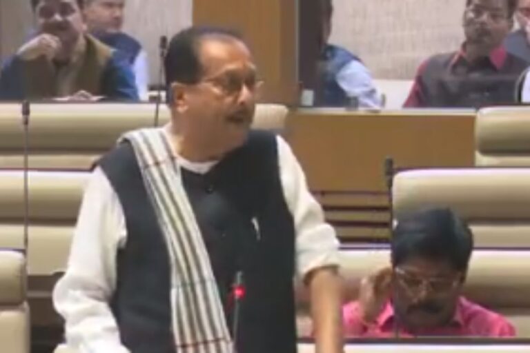 अबुआ आवास से पक्की छत, अबुआ दवाखाना से सेहत: झारखंड बजट में आदिवासियों के लिए क्या खास