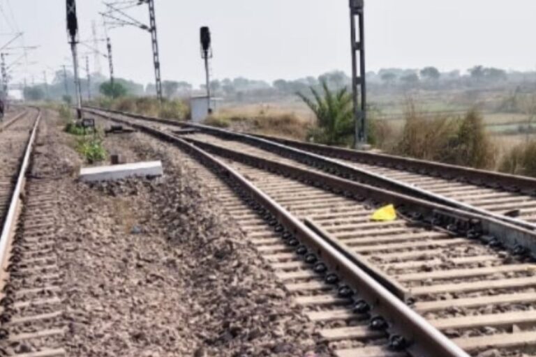 काम का पहला दिन बना जिंदगी का आखिरी! सरायकेला में ट्रेन की चपेट में आने से बुजुर्ग मजदूर की मौत