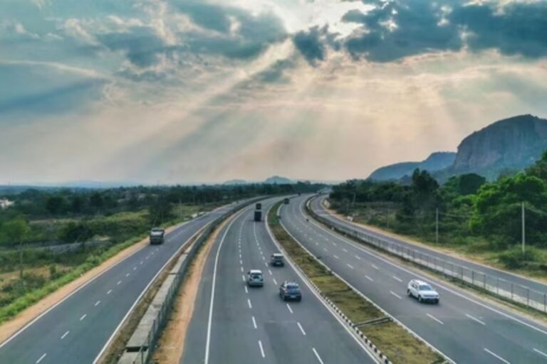 आधा भारत नहीं जानता हाईवे और एक्सप्रेसवे का फर्क और ड्राइविंग नियम
