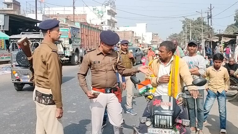 यातायात नियम तोड़ने वालों से 14,500 रुपये जुर्माना वसूला
