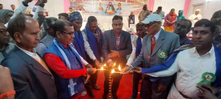 बेटियों की शिक्षा को दे प्राथमिकता व निर्धारित उम्र पर करें शादी : डीएम