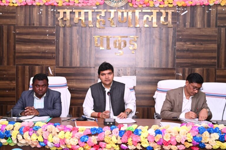 एसएसटी आदर्श आचार संहिता का शत-प्रतिशत अनुपालन करें सुनिश्चित : डीसी