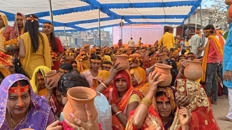 सिन्हा में शिव परिवार मंदिर प्राण प्रतिष्ठा महायज्ञ को लेकर हुई जलभरी