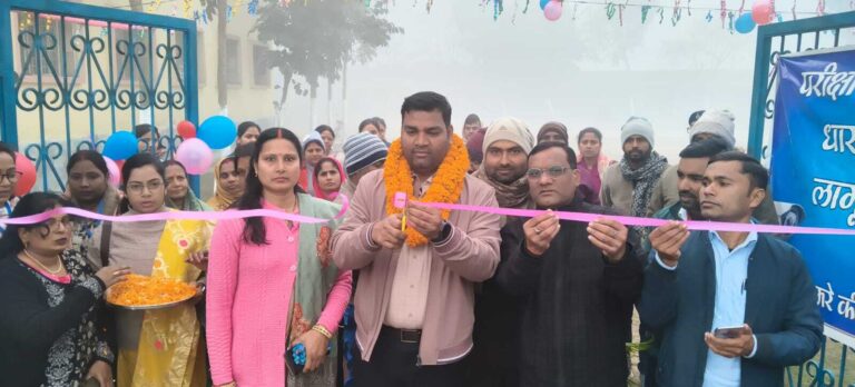 मधुराम उच्च विद्यालय परीक्षा केंद्र पर प्रशासन ने दो अभिभावकों को गिरफ्तार