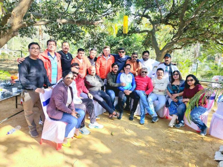 मैक्लुस्कीगंज पहुंचे साइकिल दोस्त ने पर्यावरण संरक्षण के दिये संदेश