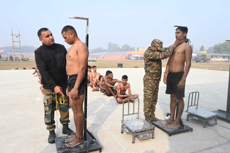 दूसरे दिन अग्निवीर टेक्निकल पद के लिए 10 जिलाें के अभ्यर्थियों ने लगायी दौड़