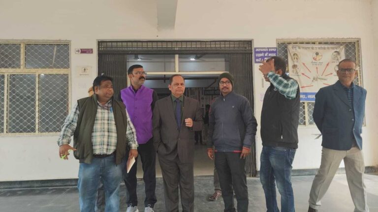 सीएस ने अनुमंडलीय अस्पताल का किया निरीक्षण