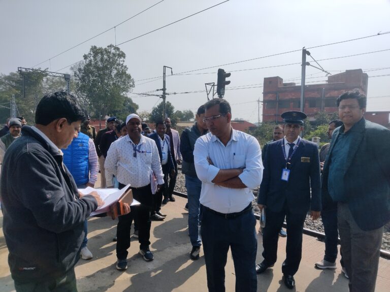 झाझा रेलवे क्षेत्र में शीघ्र ही सोलर प्लांट की स्थापना : डीआरएम