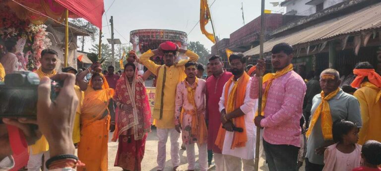 श्रीमद्भागवत कथा को लेकर निकली कलश शोभायात्रा