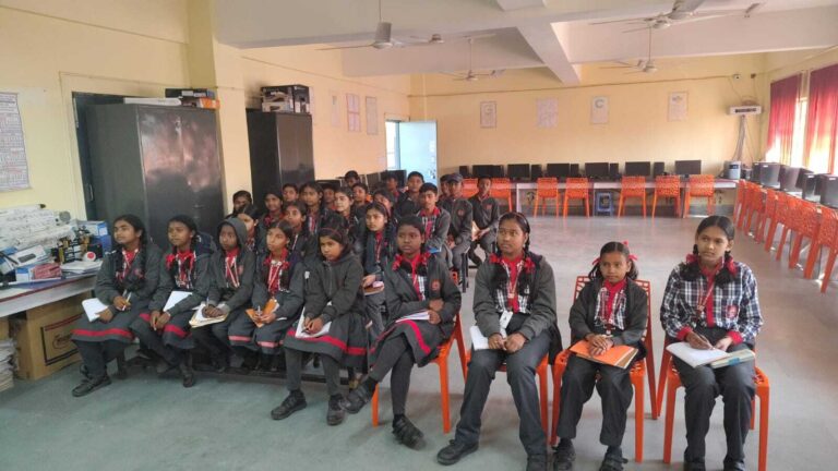 पीएम ने विद्यार्थियों को परीक्षा को उत्सव के रूप में लेने की दी प्रेरणा