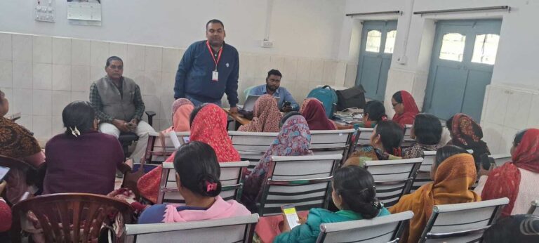 आशा व आंगनबाड़ी सेविकाओं को फाइलेरिया उन्मूलन को ले दिया विशेष प्रशिक्षण