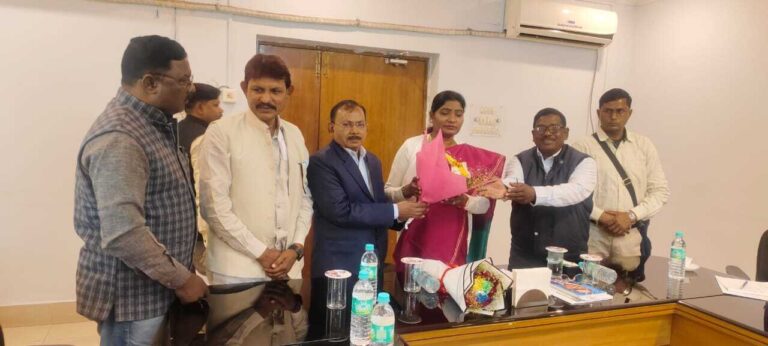 सिस्टा के अधिकारियों ने जनजाति आयोग के अध्यक्ष से की मुलाकात