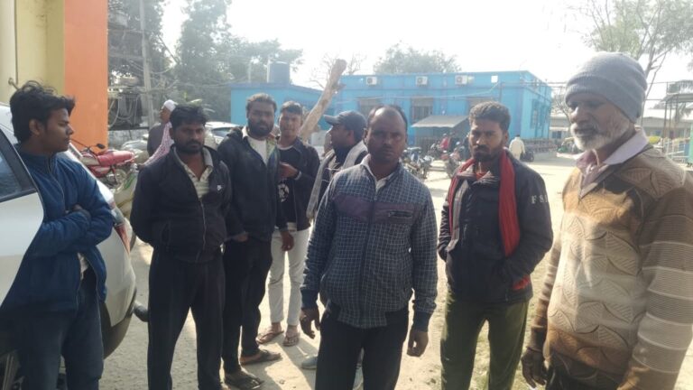 बिजली खंभा खड़ा करने के दौरान मजदूर की करंट से मौत