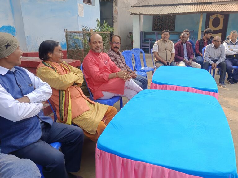 शोकाकुल परिजनों को विधायक ने दी सांत्वना