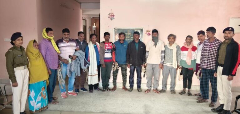 उत्पाद विभाग की छापेमारी में तीन तस्करों समेत नौ गिरफ्तार