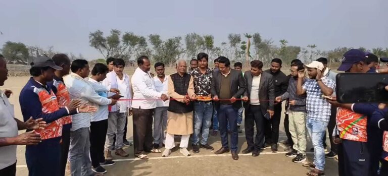 अंतरजिला किंग्स इलेवन क्रिकेट टूर्नामेंट के चौथे लीग मैच में खगड़िया टीम ने सुपौल टीम को हराया