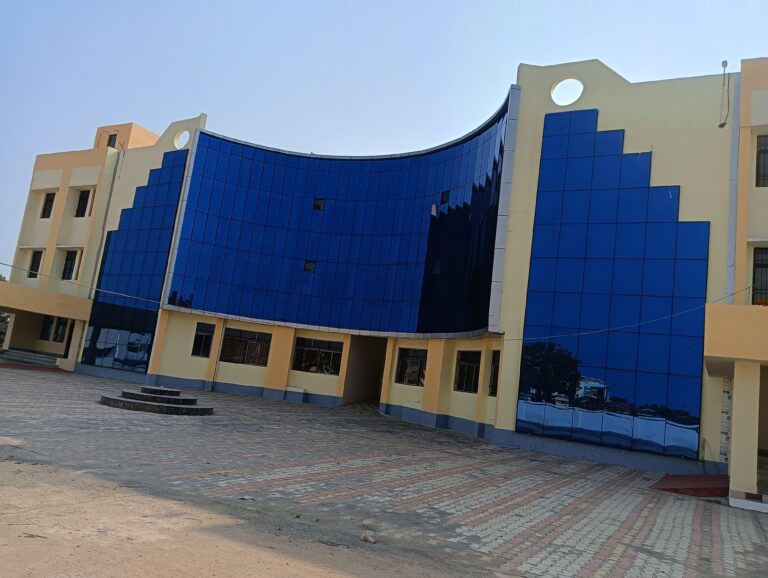 Giridih News :सरिया अनुमंडल कार्यालय बनकर तैयार, उद्घाटन का इंतजार