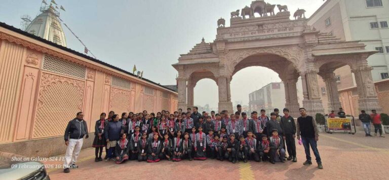 पीएम श्री केंद्रीय विद्यालय 60 विद्यार्थियों का कनकी धाम का किया भ्रमण