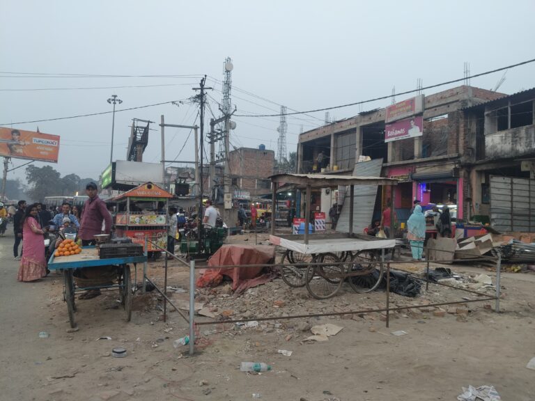 एनएच-31 पर चला प्रशासन का बुलडोजर
