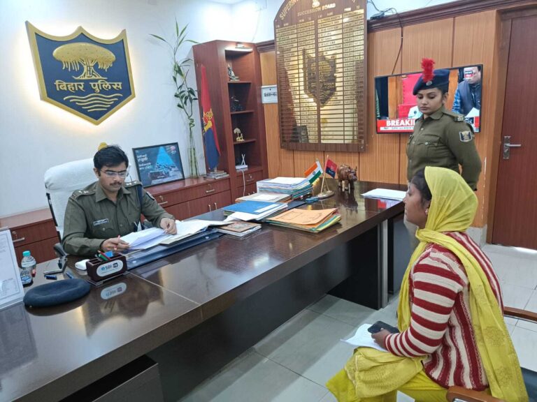 एसपी ने लोगों की समस्या सुन संबंधित पदाधिकारियों को दिया निर्देश