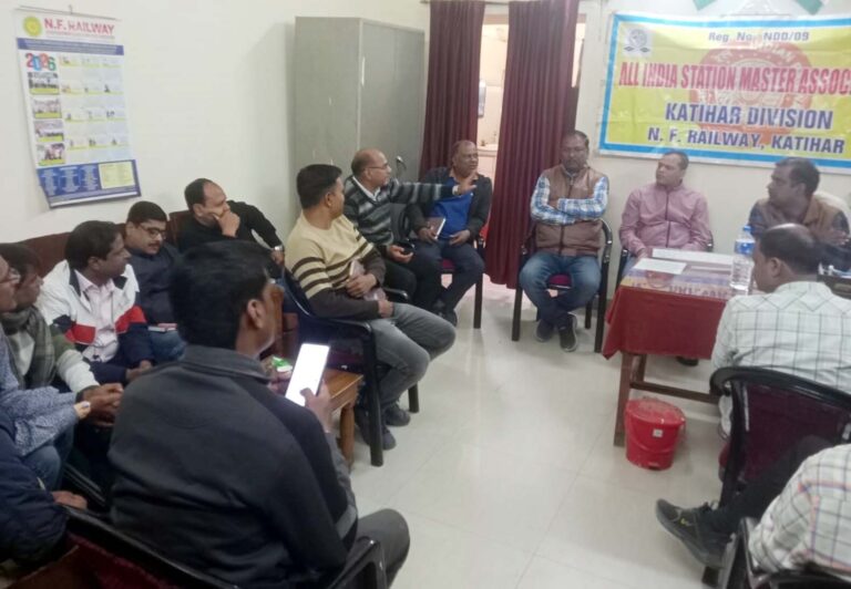 रंगपानी ट्रेन दुर्घटना की जांच व कार्रवाई पर स्टेशन मास्टरों ने उठाये सवाल