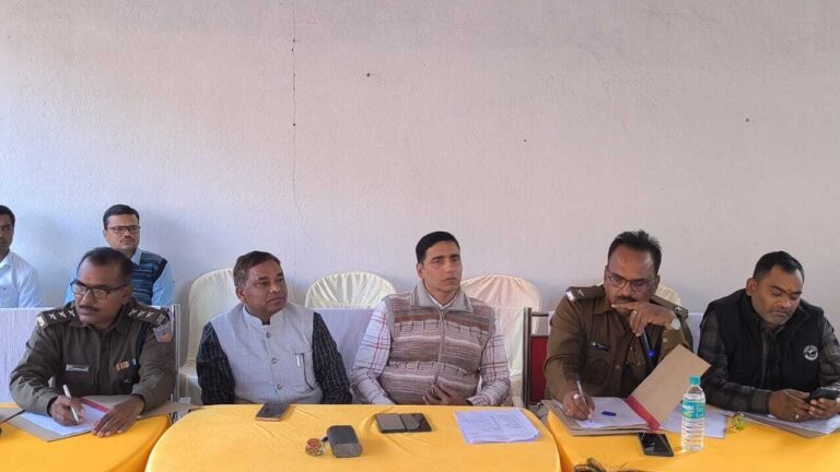 Deoghar news : निर्धारित रूट से ही निकलेगा जुलूस, डीजे पर रहेगा पूर्ण प्रतिबंध