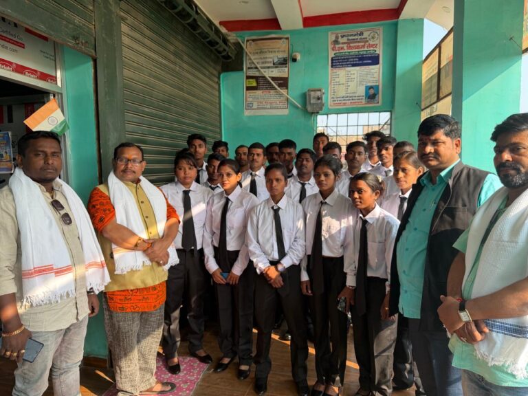 सम्मान समारोह आयोजित कर प्रशिक्षित छात्र-छात्राओं को किया सम्मानित