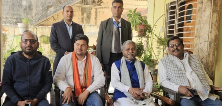 Giridih News :नगर निकाय चुनाव में सभी बूथों पर पारा मिलिट्री फोर्स की तैनाती जरूरी : बाबूलाल