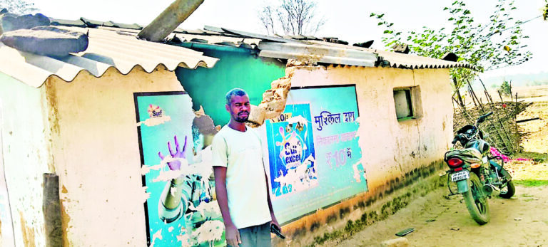 Chaibasa News : गोरेयाडूबा में दो घर तोड़े, तेंतोड़ीपोसी में एक एकड़ में चना समेत कई फसलें रौंदीं