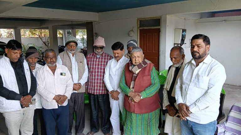 डीलर एसोसिएशन के प्रखंड अध्यक्ष के निधन पर शोकसभा