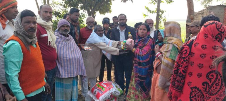 आग लगने से दस परिवार के आशियाना जल कर खाक, तीस लाख का नुकसान