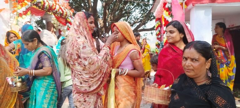 शिवालयों में श्रद्धालुओं की उमड़ी भीड़