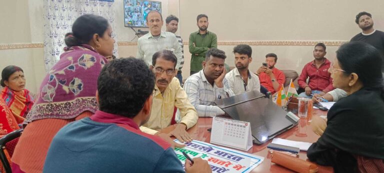 महापौर ने जनता दरबार में सुनी जनसमस्याएं