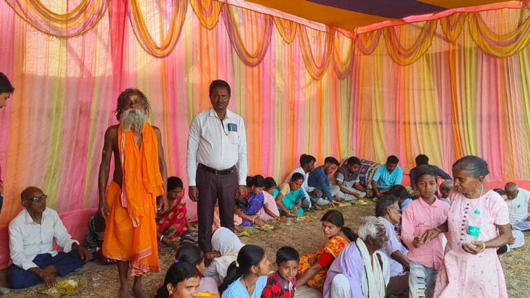 कीर्तन से जदुपति चटर्जी ने भक्तों को किया मंत्रमुग्ध
