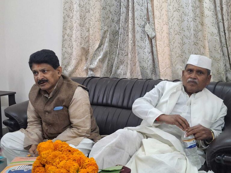 समर्पित कांग्रेस कार्यकर्ता धमकी से डरने वाले नहीं  : छत्रपति यादव