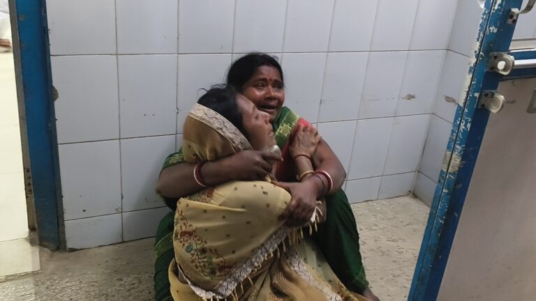 डीटीओ मोबाइल टीम की पिटाई से ट्रैक्टर चालक की मौत, आक्रोशित ग्रामीणों ने टीम को बंधक बना सड़क को किया जाम