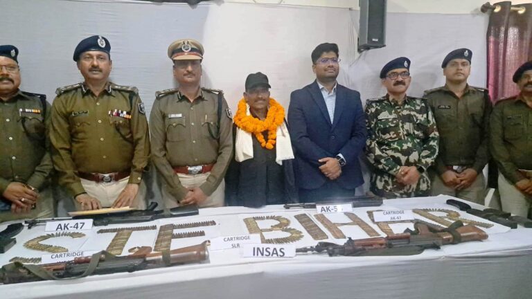 नक्सली कमांडर सुरेश कोड़ा के सरेंडर के साथ मुंगेर बना नक्सल मुक्त जिला