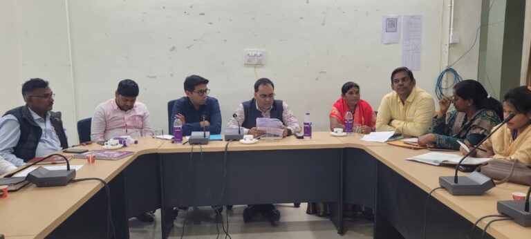 जनसमस्याओं के समाधान के लिए संंबंधित अधिकारियों को दिये निर्देश