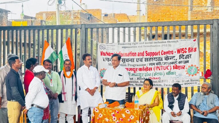 मेला ग्राउंड में सफाई कर्मियों की बैठक, समय पर मजदूरी, बीमा व पीएफ की मांग तेज