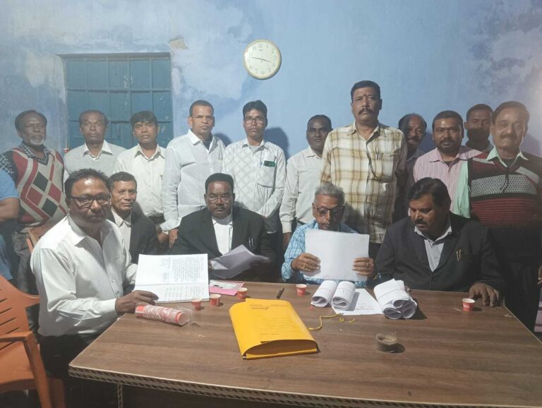 Bokaro News : भुनेश्वर चुने गये अधिवक्ता लिपिक संघ के अध्यक्ष